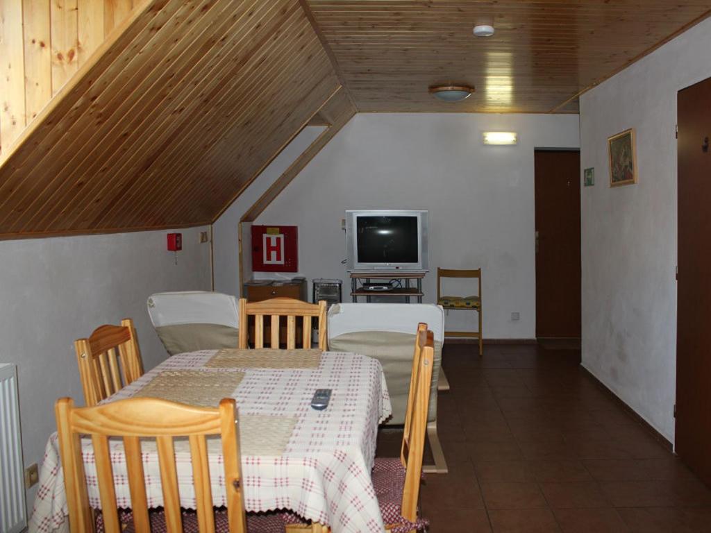 Rodinny Penzion Kunc スラヴォニツェ 部屋 写真